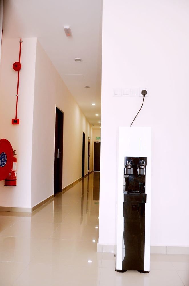 Gem Hotel Nusajaya  Esterno foto