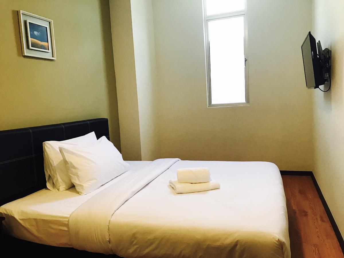 Gem Hotel Nusajaya  Esterno foto