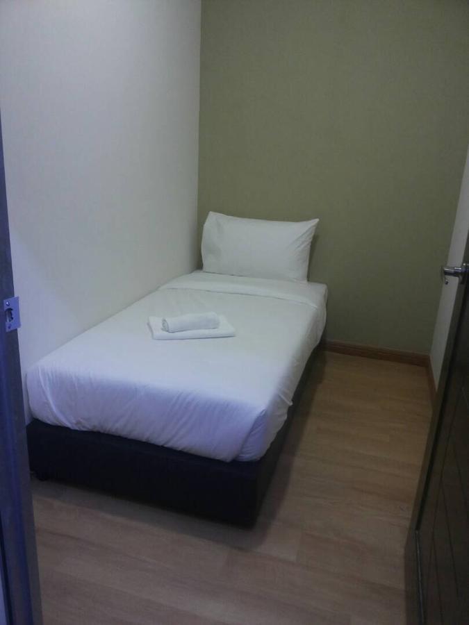 Gem Hotel Nusajaya  Esterno foto