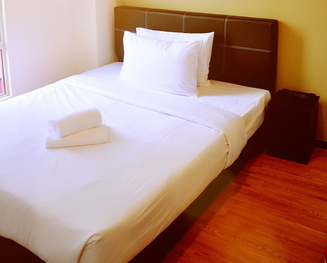 Gem Hotel Nusajaya  Esterno foto