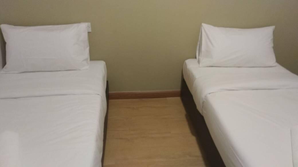 Gem Hotel Nusajaya  Esterno foto