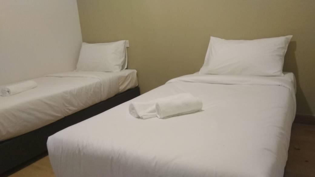Gem Hotel Nusajaya  Esterno foto